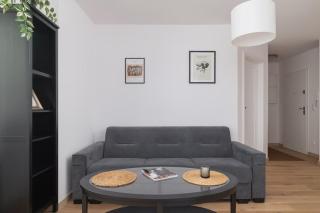 Bright Apartment in the Centre of Katowice by Noclegi Renters - 4