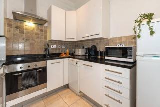 Discover London Central 2 Bedroom in Kensington - 0