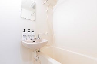 Modern 2 Person Retreat in Nihonbashi - Steps from Kayabachō Subway & Tsukiji - 7