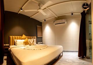 Miracle Hotel and Resorts - Kozhikode - 1