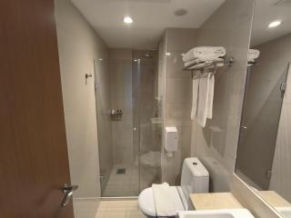 Raridade!! Flat Particular de Alto Padrão em Hotel Novíssimo - Cama King Size e Cama de Solteiro - Limpeza Diária Gratuita - Ótimo Preço - Excelente Atendimento - Melhor Localização de Brasília - Dentro do Hotel Ramadã Brasília Alvorada - Brasilia - 2