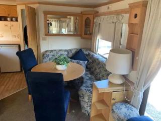 Compact Holiday Home - - 6