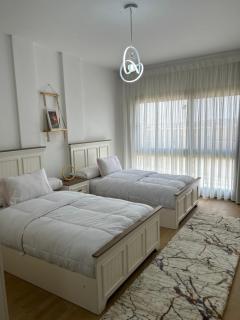 Up Town Luxury Apartment - 2