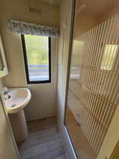 Compact Holiday Home - - 3