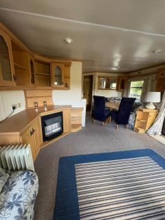 Compact Holiday Home - - 0
