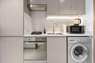 Modern Studio with Full Burj Khalifa View - 5