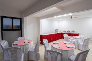 Treebo Royal Comfort Atithi - 4