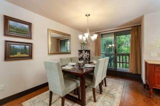 Riverfront 2 BR - Steps to Town - Pool & Hot Tub - 4