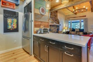 Lakefront Gem with Hot Tub and Boat Dock in Greentown - Greentown - 5