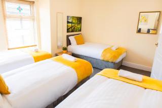 Newly Launched 3 Bedroom House with Free Parking - Litherland - 3