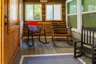 Franklin 4BR Escape, BBQ, Fire Pit, Sleeps 15 - 1