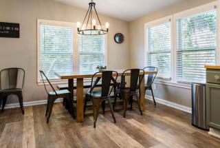 Franklin 4BR Escape, BBQ, Fire Pit, Sleeps 15 - 7