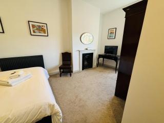 The Chapel House - Scarborough - 8