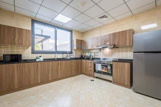 Best Deal 3BR plus maid's with Pool Perfect for Groups by Deluxe Holiday Homes - Fujaira - 8