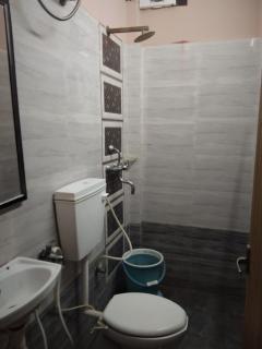 DS Palace Near Temple with Parking Facilities - Varanasi - 5
