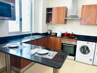 Charming Corner Getaway - Manama - 1