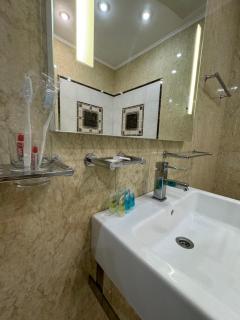 уютные апартаменты для большой компании в центре города - 1