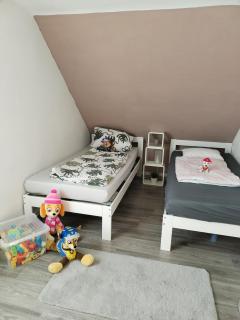Gemütliche 5Pers Ferienwohnung "Am Steinbach" Nähe Nürnberg Ruhig und gute Anbindung - Burgthann - 8