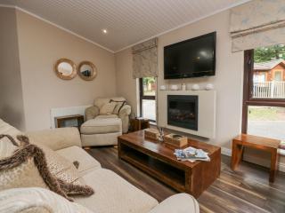 Tree House, Partial Lake Views Pet Friendly - 3