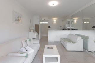 LE BELLA studio avec balcon idéal pour une évasion à deux, au calme et proche du centre-ville - 2