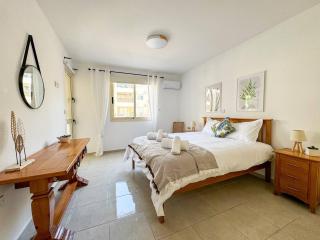 Royal-seacrest Oasis, Pool-side - Paphos - 8