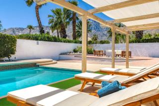 Spacious home with pool, fireplace, outdoor deck - Palm Springs - 8