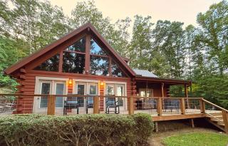 Sophie's Choice ~ Secluded Luxury Log Cabin w/ Hot Tub + Pool Table - Bryson City - 0