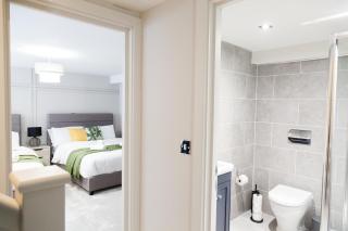 2 Bedroom Apartment - Long Term Stay Rates- Contractors-Professionals - Leeds - 9