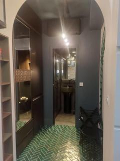 Le Petit Atelier Des Lumières, VÉRANDA AGRÉABLE - Paris - 3