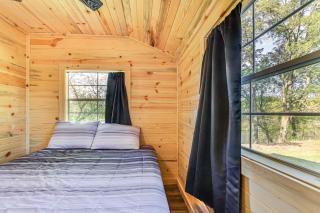 Riverfront Cabin Near Yellowstone Lake State Park - 3