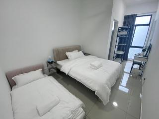 Bukit Indah - Room with Private Bathroom 1-3pax - Johor Bahru - 3