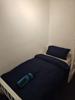 London Serviced Accommodation x RM10 x DM 4 Weekly x Monthly Deals x Sleeps 10 x FREE Parking x FREE Wifi E - Dagenham - 5