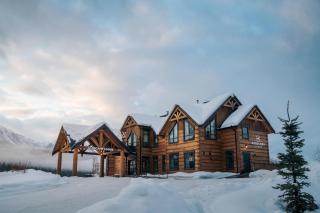 Basecamp Lodge Golden - 4