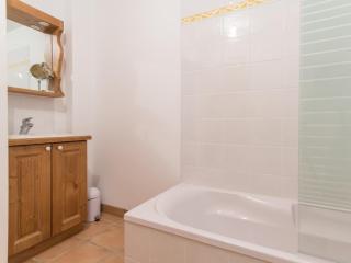 Appartement spacieux au pied des pistes avec balcon et parking couvert - FR-1-275-130 - 6