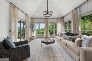 Golden Hill Retreat & Guest House - 4