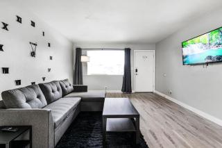 Cozy 1 Bed Sleeps 4! Near Strip Perfect GetAway! - 3