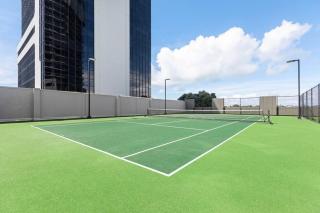 Luxurious Apt with Rooftop Pool Gym Tennis Carpark - Auckland - 4