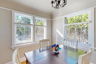 Tudor Casa - Bremerton - 3