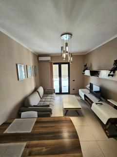 Tirana Centre Apartment - Tirana - 4