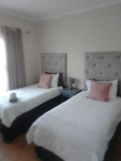43 Bondi Beach - Margate - 0