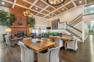 Best Western Plus University Park Inn & Suites - Ames - 9