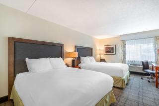 Best Western Plus University Park Inn & Suites - Ames - 8