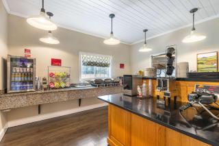 Best Western Plus University Park Inn & Suites - Ames - 6