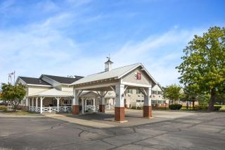 Best Western Plus University Park Inn & Suites - Ames - 1