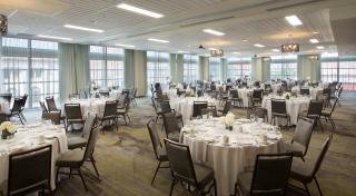 Courtyard by Marriott Seattle Everett Downtown - Everett - 2