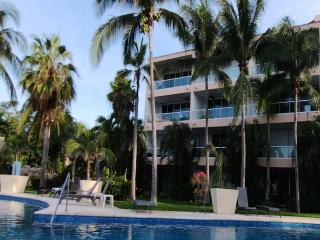 Secret Waters 104 - Puerto Aventuras - 4