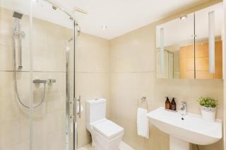 High End Luxury Townhouse in JQ, 4 Bedrooms, Flat screen TV in all rooms, Free Parking, Near Birmingham City Centre DEPOSIT REQUIRED - Birmingham - 9