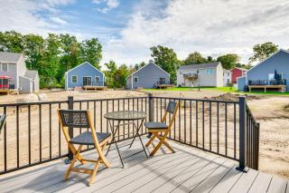 Walk to Beaches and Parks Home with Deck in Laconia - Laconia - 8