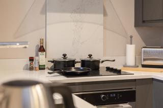 1 Bedroom Flat - Long Term Stay Rates-Contractors-Professionals-Relocation - Leeds - 6