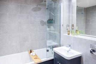 1 Bedroom Flat - Long Term Stay Rates-Contractors-Professionals-Relocation - Leeds - 9